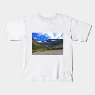 Approaching the summit Kids T-Shirt